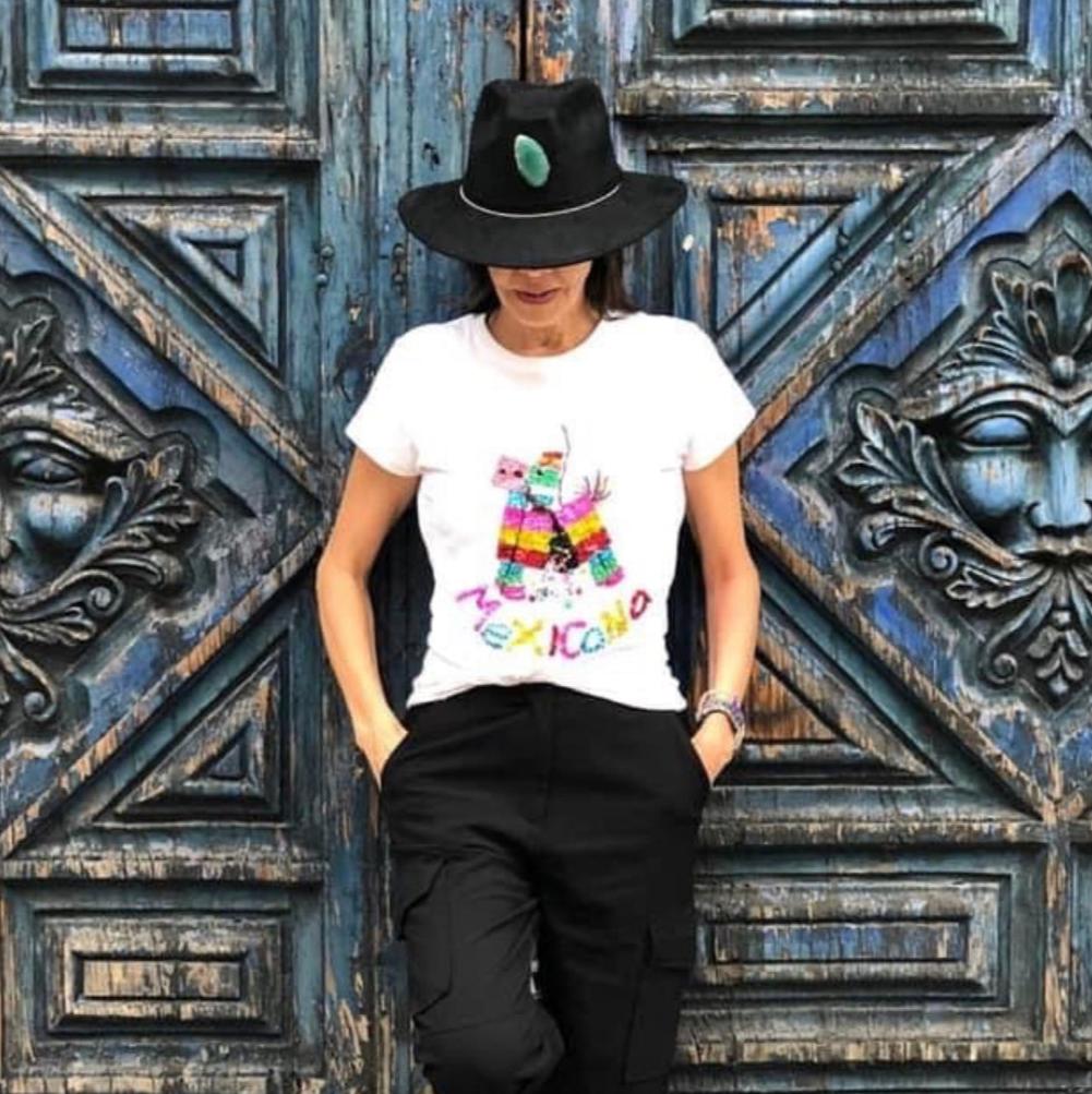 Playera piñata con texto MEXICANA