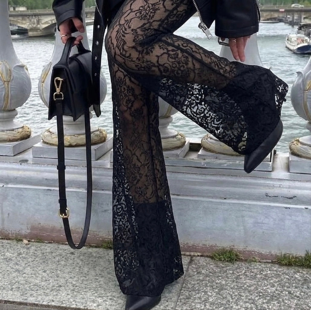 Pantalón de encaje.