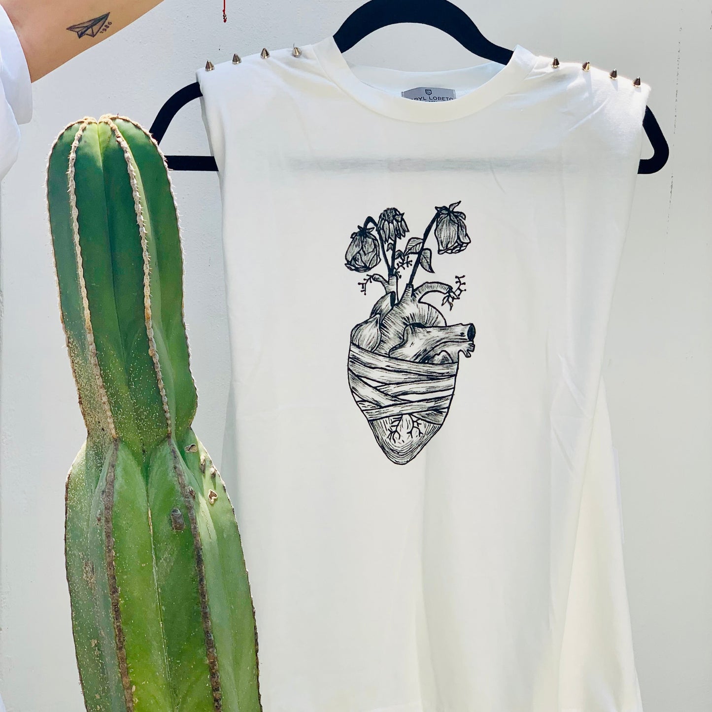 Blusa renacimiento del corazón con picos