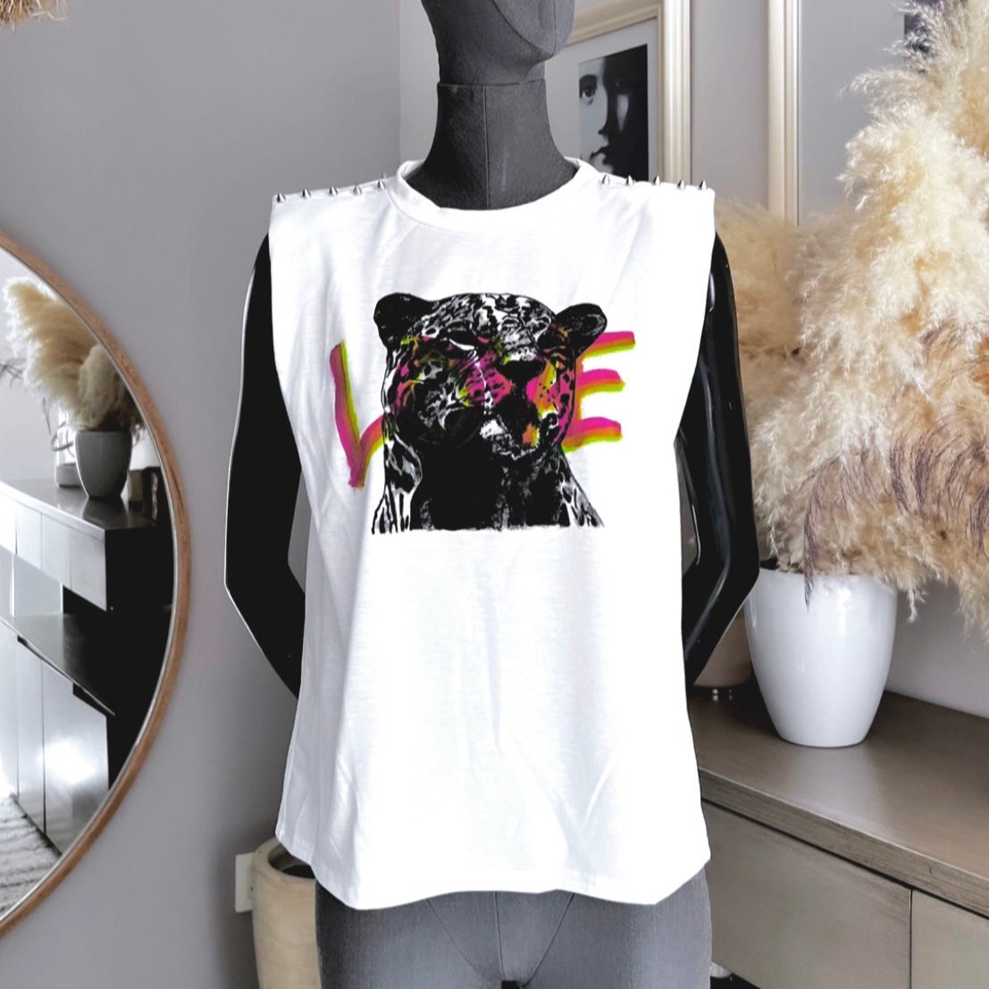BLUSA TIGRE LOVE + HOMBRERAS DE PICOS.
