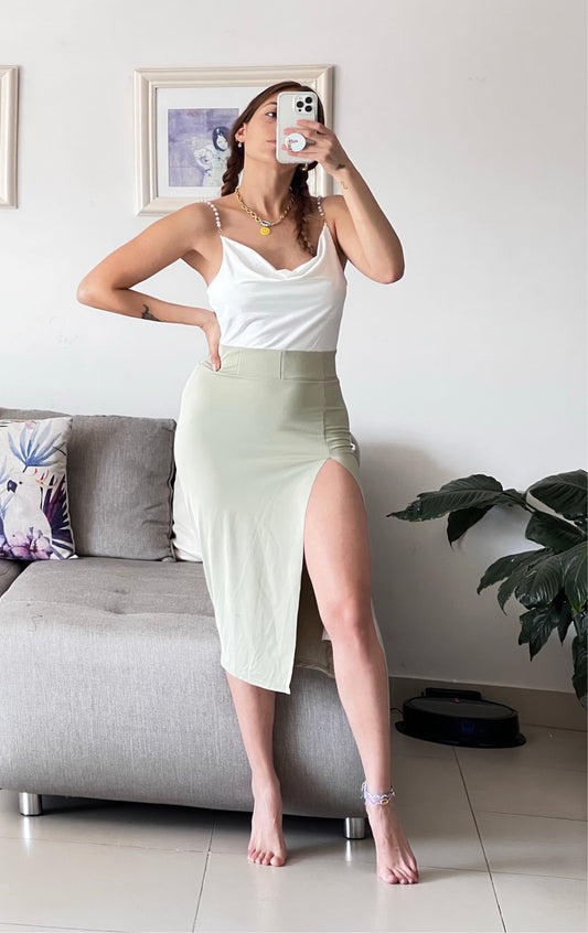 Two-tone dress with pearls