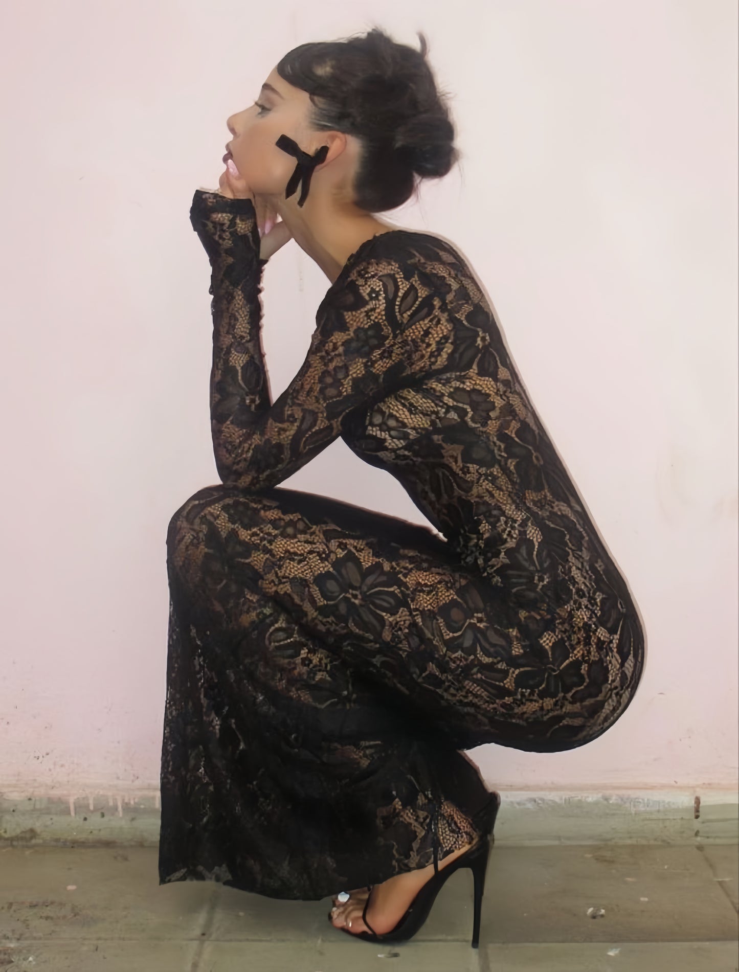 Vestido maxi de encaje.