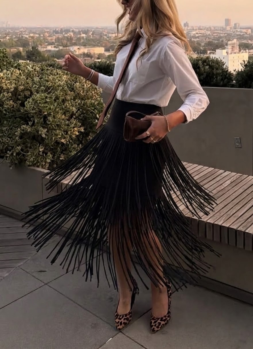 Falda negra de flecos boho chic