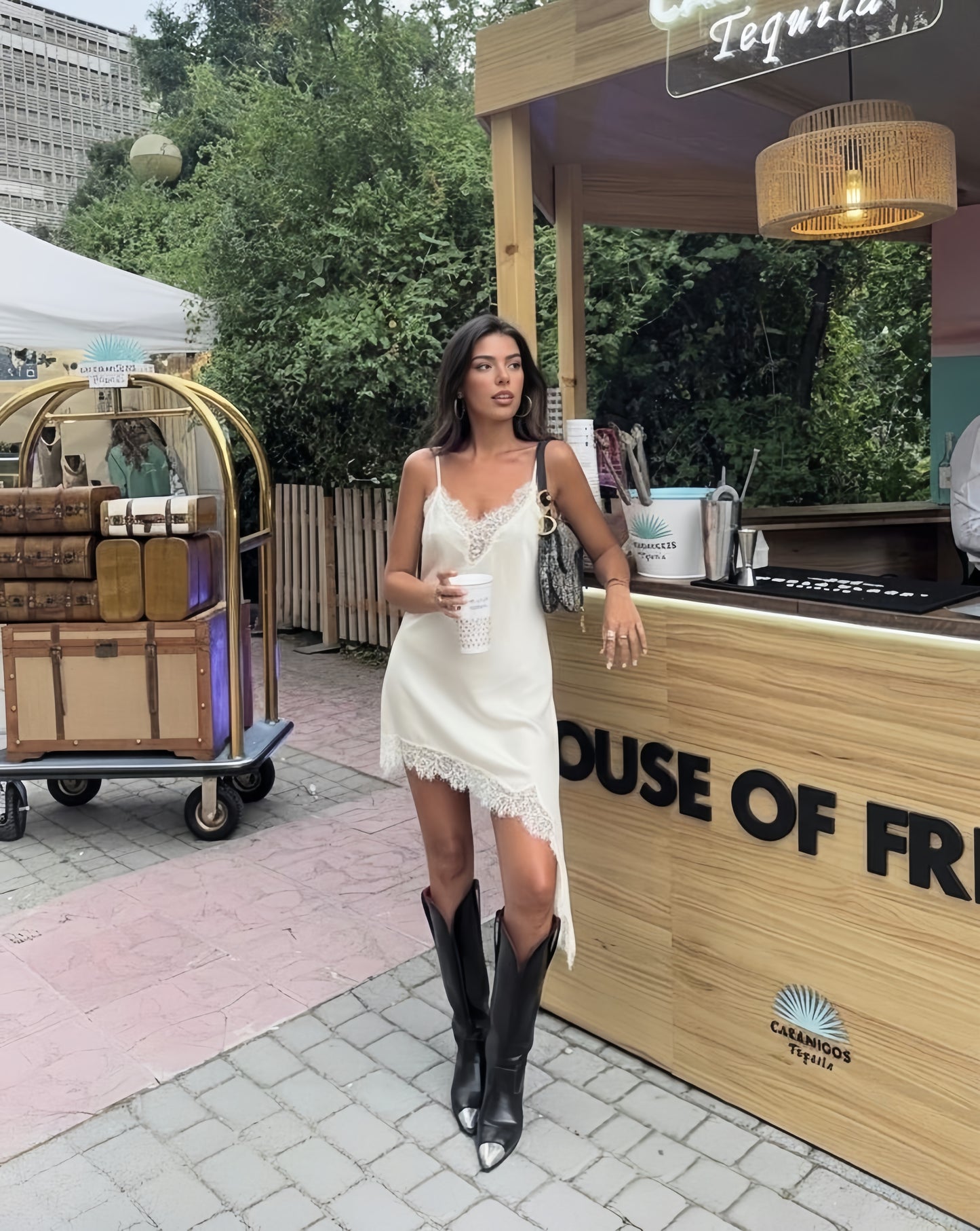 Vestido Ivory lencero asimétrico