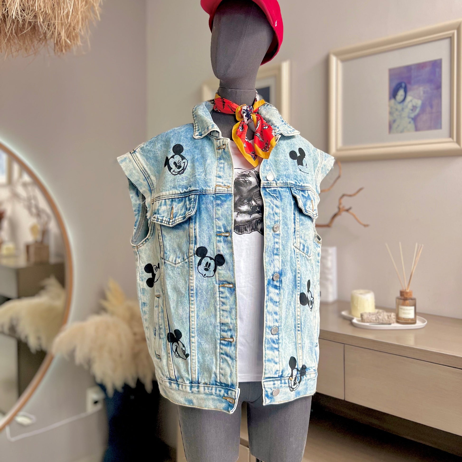 Chaleco de mezclilla Mickey Oversize - Main Image