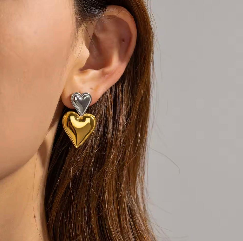 Aretes doble corazón.